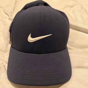 Nike golf - navy blue hat
